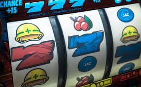 Filipino players enjoying jdb platform sports betting and casino games on mobile